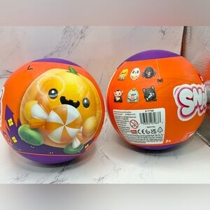 2)Zuru Snackles Halloween mystery ball 1 random plush( new